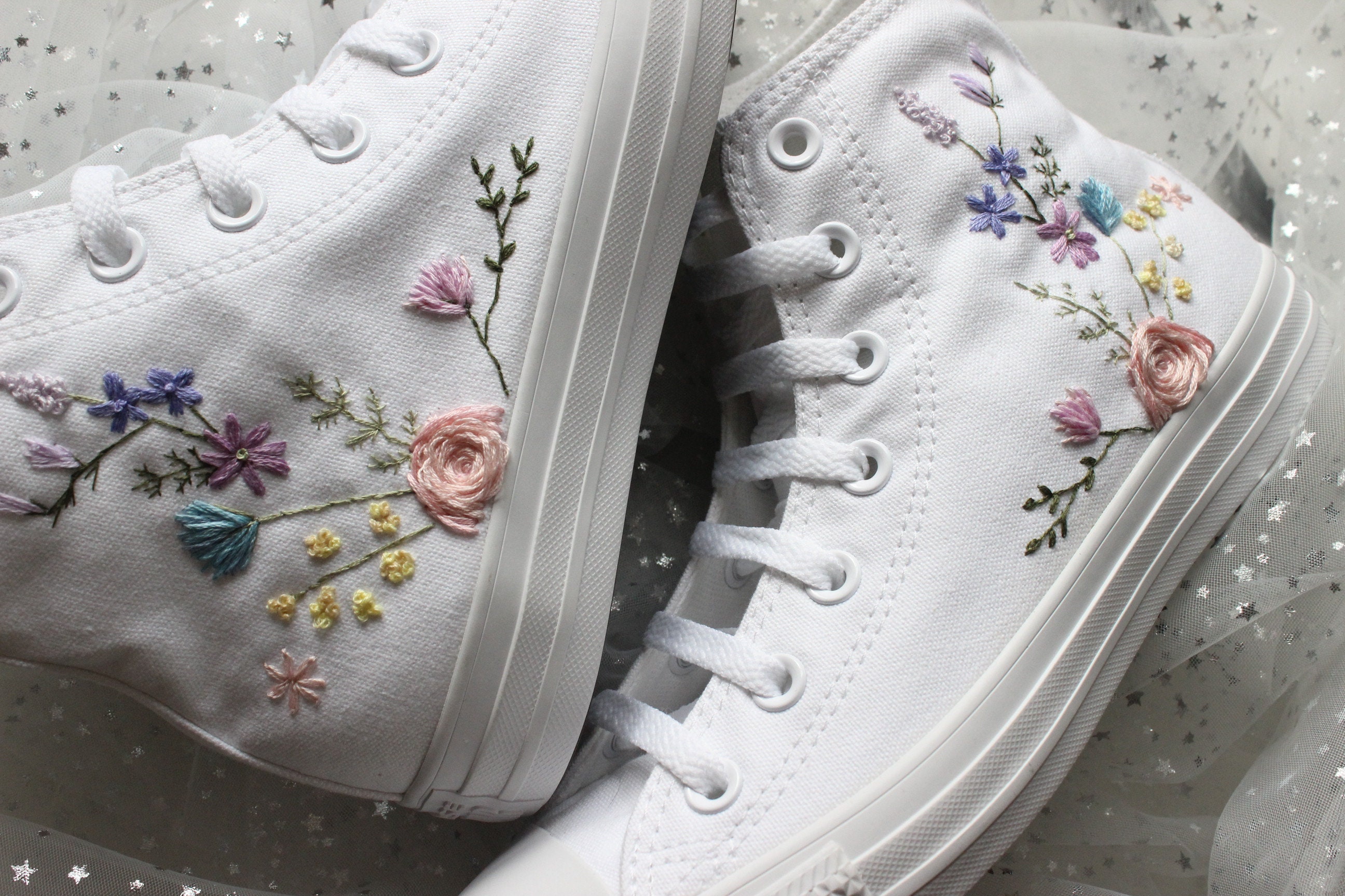 Embroidered hot sale canvas shoes