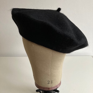 thick black wool beret, plain colour wool beret, French style beret, 24 colours beret, Woolmark thick premium beret, Uk designed beret