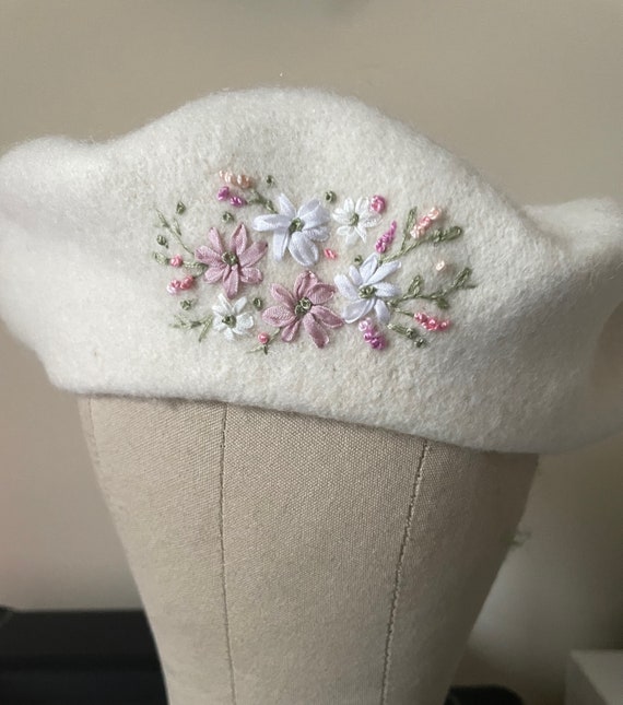 Thick Wool Felt French Style Beret With Silk Ribbon  display picture 3