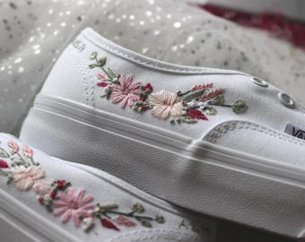 Zapatillas de boda con flores de seda bordadas - Zapatillas Converse altas personalizadas en rosa y azul