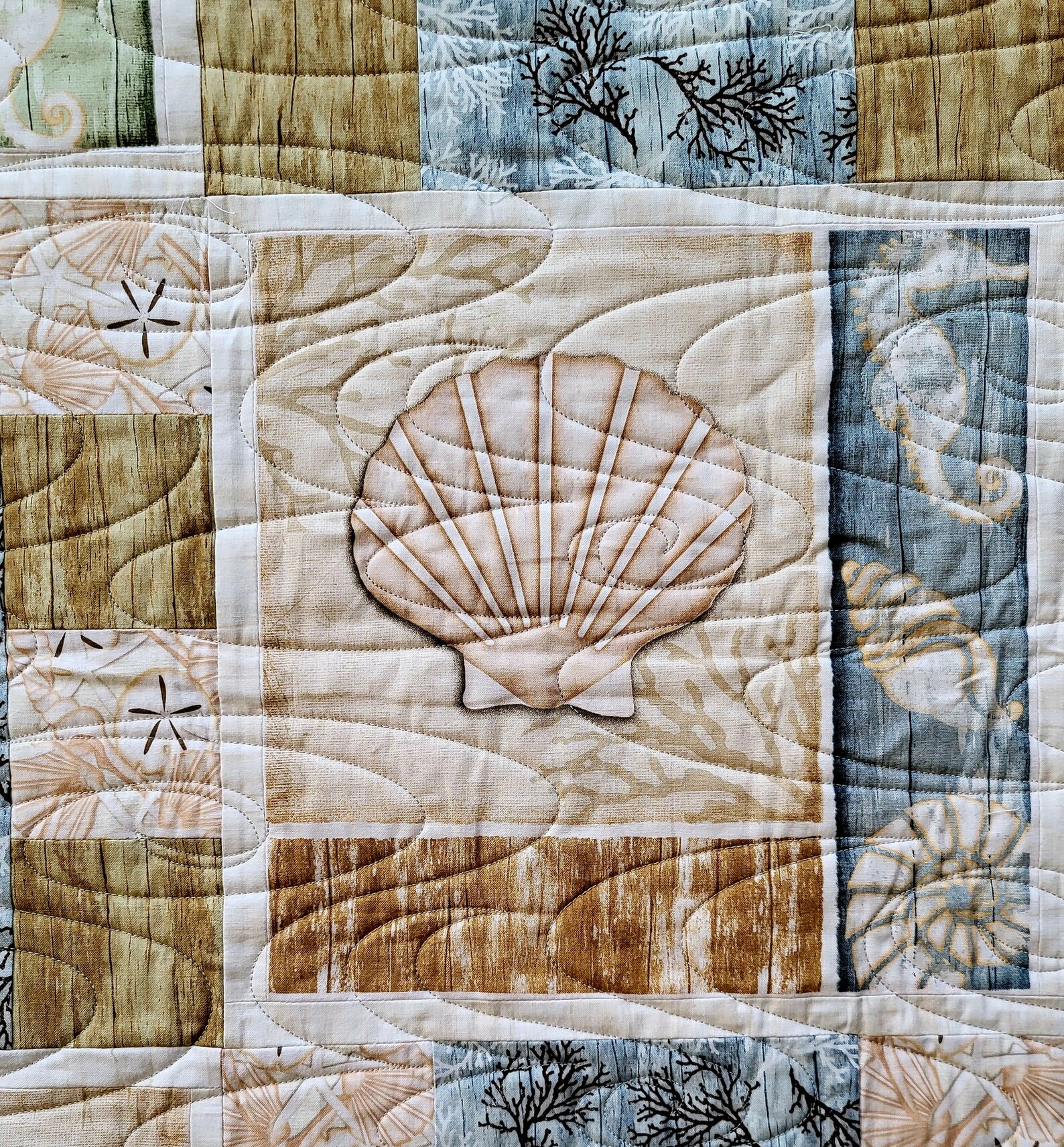 Turtle Tidepool Quilted Blanket NCU0TL702