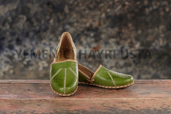 Echtes Leder handgefertigte Bio Schuhe gelb. Alle Schuhe Zahlen steht für Frauen und Männer Echtes Leder handgefertigte Bio Schuhe gelb. Alle Schuhe Zahlen steht für Frauen und Männer