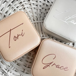 PERSONALISED Jewellery Box. Small for travel or stocking filler christmas gift. Pink or White with zip. Trinket storage for rings/necklace