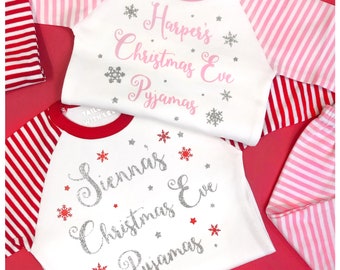 Personalisierter Pyjama/PJJ in Rot und Grün mit goldfarbenem Glitzer oder rosa/rot.