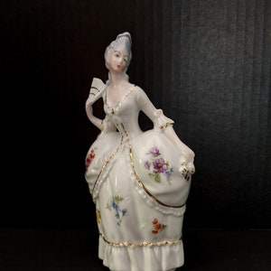 Antique German Oil Diffuser, Very UNIQUE piece and beautifully hand painted, Victorian Lady with Fan, Marie Antoinette Style Figurine