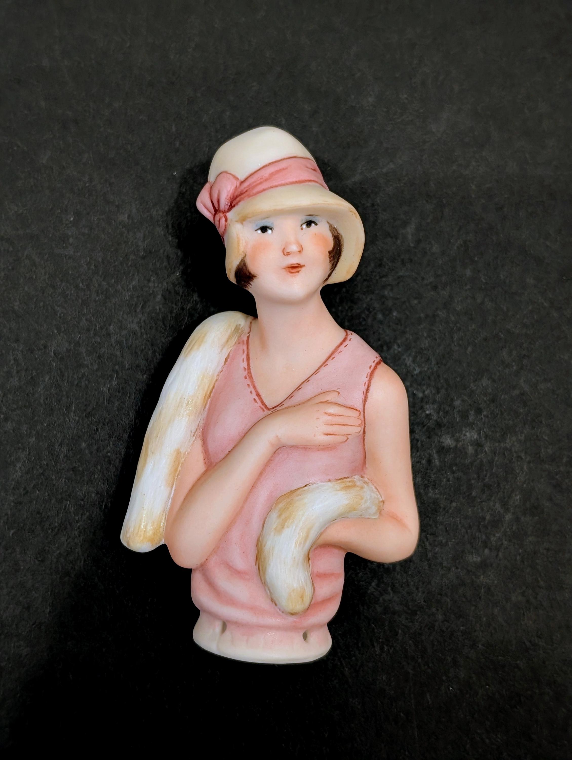 The Crosa Collection フラッパーガール 陶器製 フィギュリン Flapper Figurine - Etsy