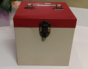 Vintage 1950/60's Tan and Red Metal 45rpm Record Holder with Lucite Handle
