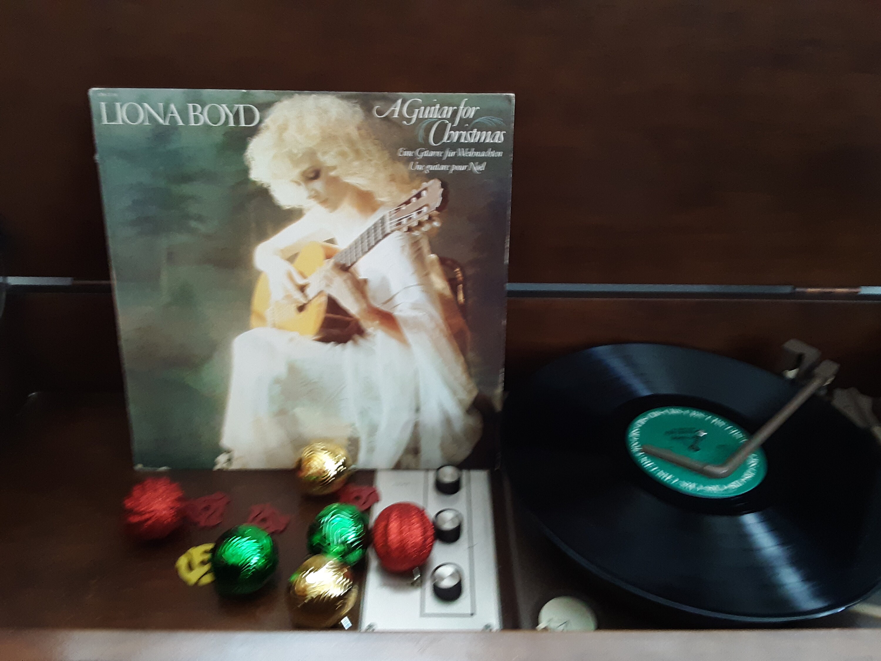 liona boyd christmas guitar