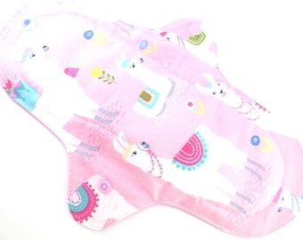 Tampone di stoffa da normale a pesante 10,5". Cotone piatto, spugna, PUL. Stampa alpaca.