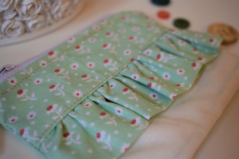 Mint Green Daisy Floral Print Frilly Ruffle Coin Purse