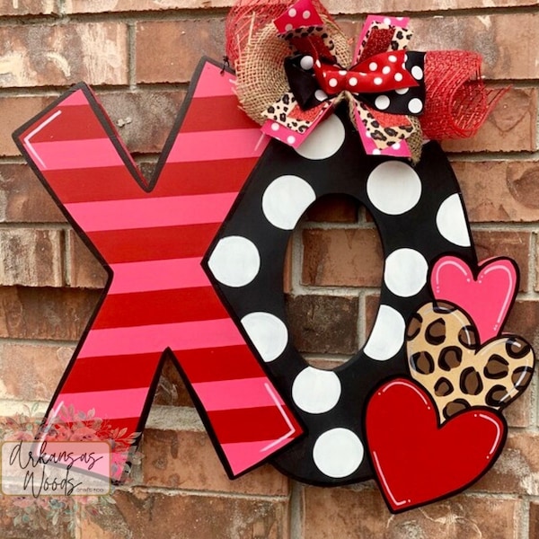 XOXO Valentine's Door Hanger: Hand-Painted Leopard Hearts