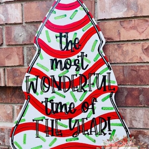 Christmas Tree Cake Door Hanger: Hand-Painted Holiday Wreath with Lights
