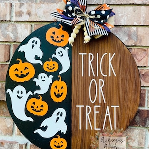 Halloween Door Hanger, Ghost door hanger, halloween wreath, halloween decor, ghost wreath, cute halloween decor, fall door hanger