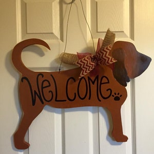 Bloodhound "Welcome" Door hanger, Bloodhound door hanger, dog door hanger, dog wreath, dog decor, dog lover decor, dog mom, hound decor