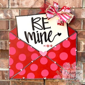 Valentines Door Hanger, Valentine Wreath, Valentine decor, XOXO door hanger, be mine door hanger, valentine envelope door hanger, heart door