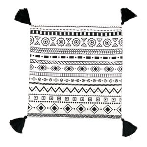 Capa de almofada estilo boho, almofada branca preta com borlas, fronha africana, almofada dispersa de design de interiores 43x43cm