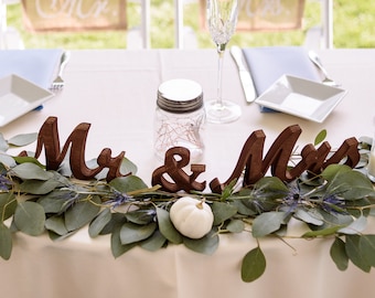 Freestanding Mr & Mrs Cutout for Wedding Table, Sweetheart Head Table Decor, Rustic Wedding Decor, Reception sign cutout sign, Wood sign