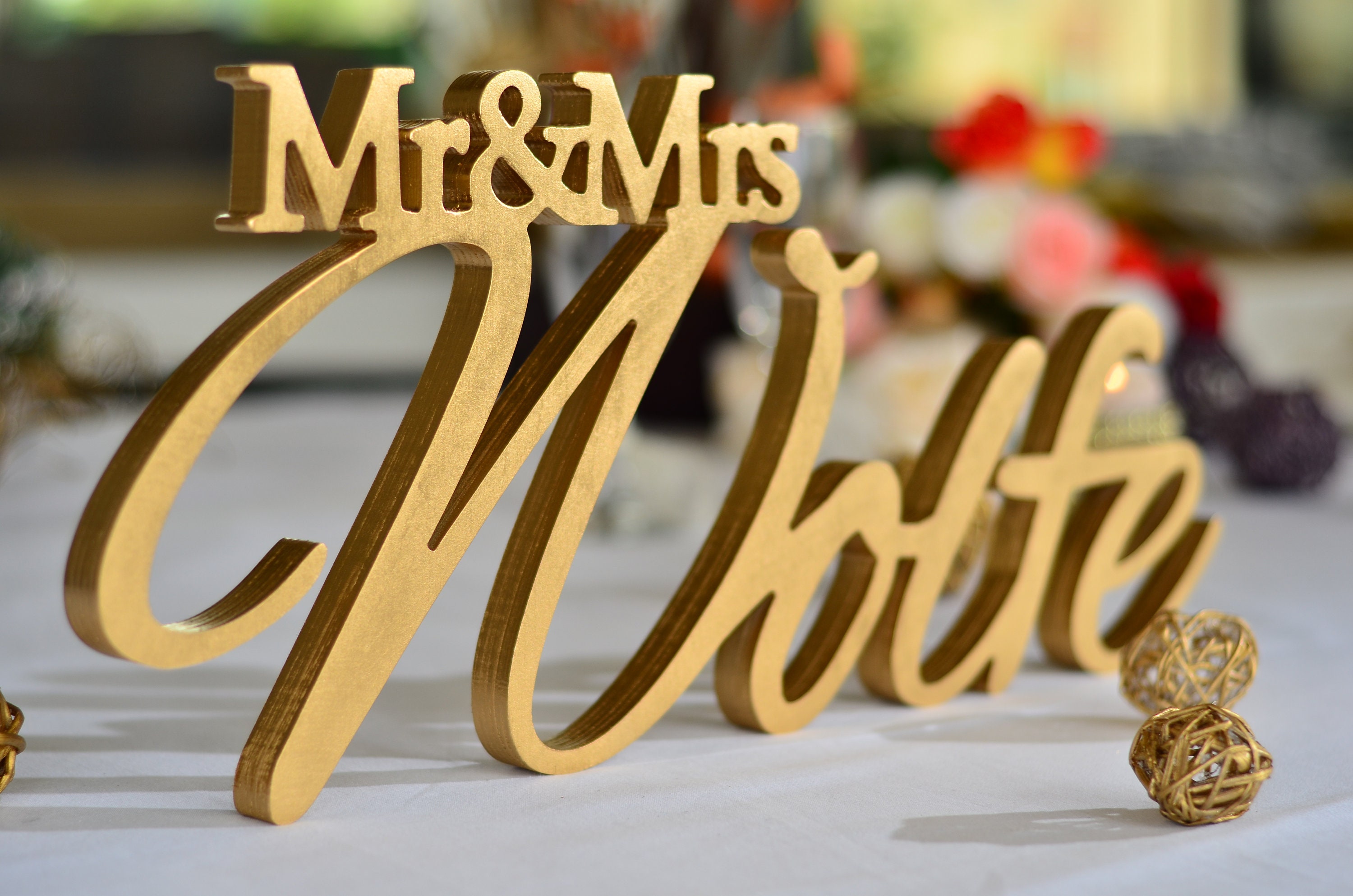 шаблон для надписи мистер и мисис. имена из дерева на свадьбу. знак мрс. название для канала. знак мрс.