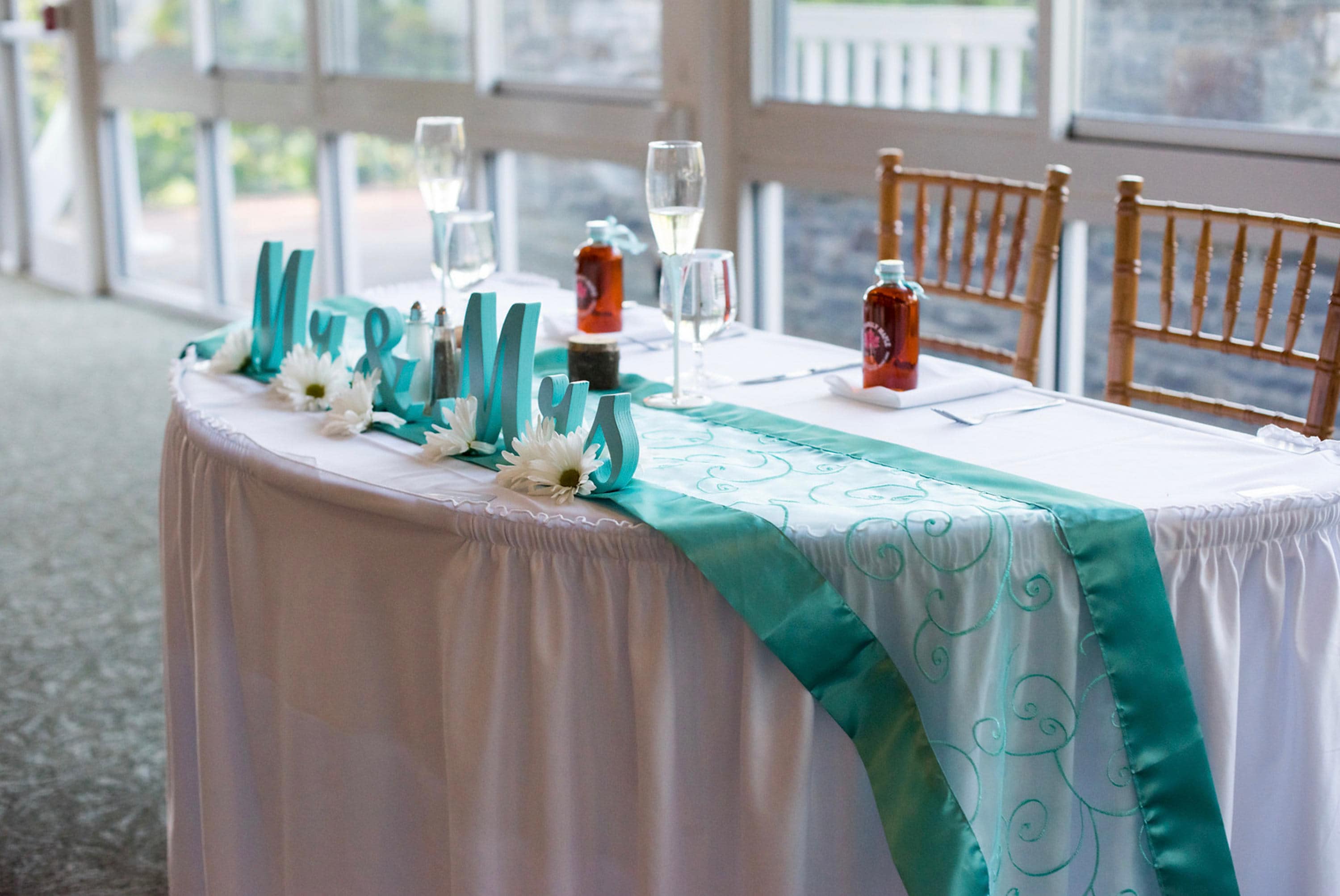 Mr and Mrs Wedding Signs Table Decoration. Rustic Wedding | Etsy