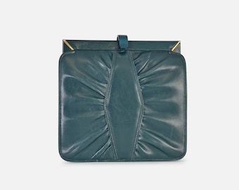 Green Goddess. Vintage Italian made  Green Leather Shoulder bag