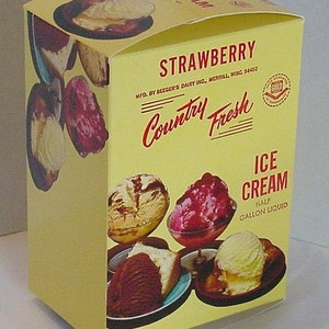 Seeger's 1/2 Gallon Country Fresh Strawberry Ice Cream Original Unused Vintage Carton Merrill, Wisconsin