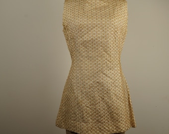 1960s Vintage Cocktail Dress – White Satin with Gold Metallic Cage Overlay – Sleeveless Mini – Size AU 10 / US 6 / EU 38