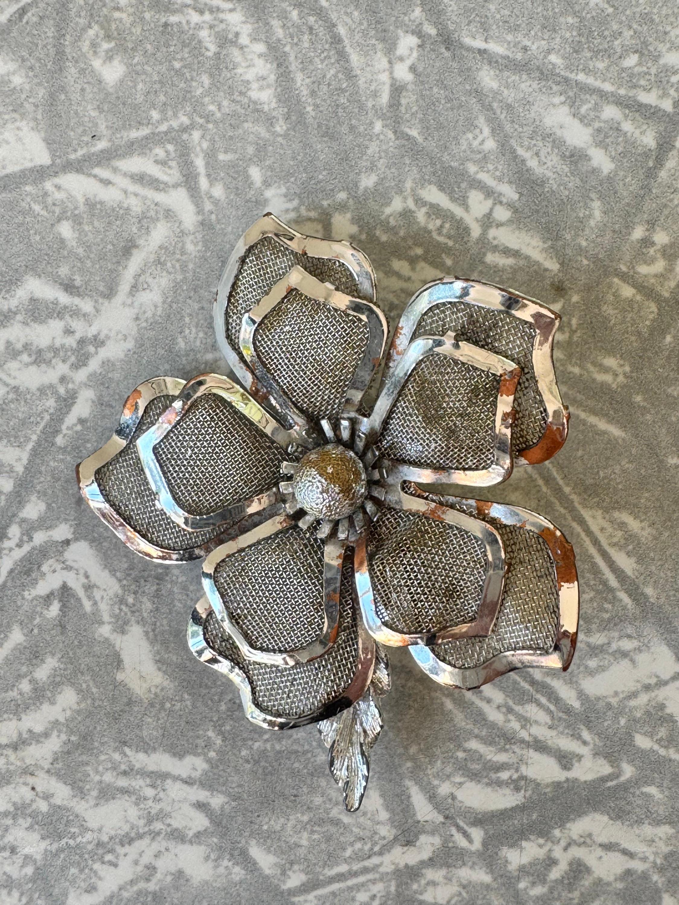 Vintage Silver Tone Floral Brooch With Mesh Petals Center Has Cone Shape Design Vintage Gold Tone Mesh Flower Brooch Pin Rhinestone Center  main image 3