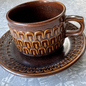 1970s Vintage Wedgwood Pennine Cup and Saucer Set – 8 cm (3.15 inch) Diameter – Brown Stoneware – Made in England