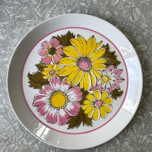 Talerz Mikasa Duplex z lat 70. XX wieku autorstwa Bena Seibela – wzór kwiatowy „Eden” – 27 cm (10,6 cala) – wyprodukowano w Japonii