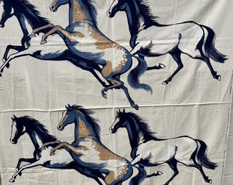 Tissu vintage « El Rancho » à imprimé chevaux – Gummerson coton enduit d&#39;acrylique, 127 cm x 123 cm (50 x 48,5 po.)