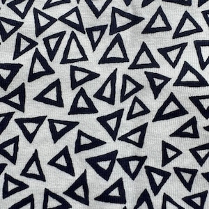 Geometric Triangle Print Fabric – 140 x 200 cm (55.1 x 78.7 in) – Black on White – Cotton Jersey Knit