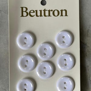 Conjunto de botões de plástico branco brilhante vintage - 8 botões correspondentes - 1,45 cm (0,57 pol.) - Sewing Notions - Fabricado na Austrália