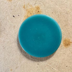 ヴィンテージブルーグリーンラウンドボタン – 24個セット（1.23 cm / 0.48インチ） – 半透明フラットデザイン – レトロな裁縫道具