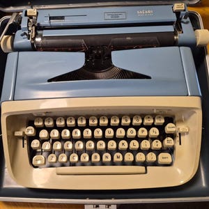Royal Safari Typewriter - Etsy