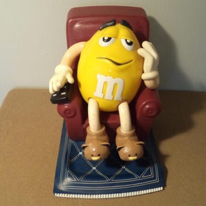 Collectible M&M Candy Dispenser Yellow  Relaxing in His Recliner (1999)
