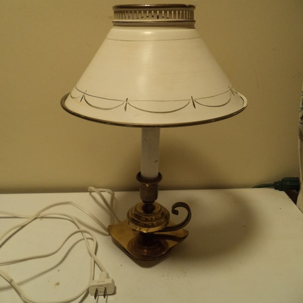 Vintage Toleware and Brass Aladdin Style Table Lamp