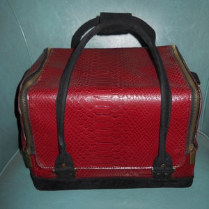 Vintage Burgundy Faux Leather Reptile Pattern Expandable Jewelry Cosmetic Vanity Travel Case