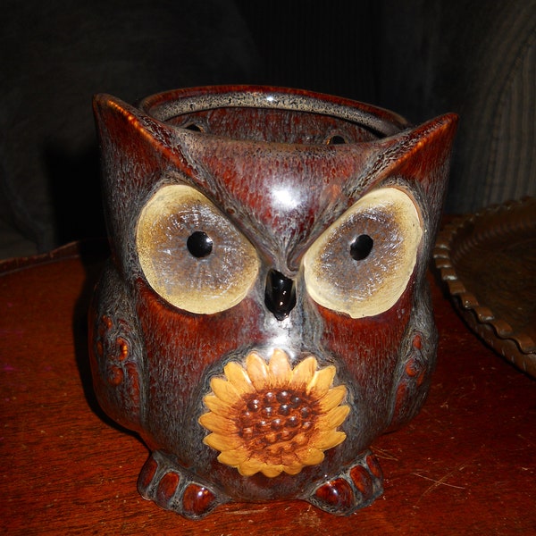 Vintage Pottery Owl Lamp Accent Light / Night Light