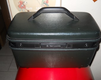 1993 Samsonite Dark Green “silhouette #5” Train Case With Tray