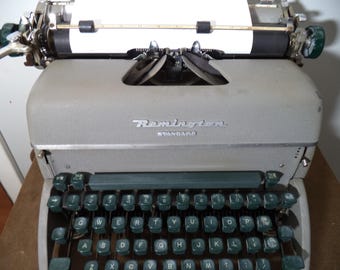 1958 Remington Rand STANDARD Full Size Desk Top Typewriter