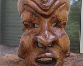 Free Standing African Art Hand Carved Wood Face Tripod Peg Feet