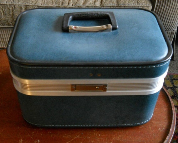 Vintage Train Case / Cosmetic Case - Etsy