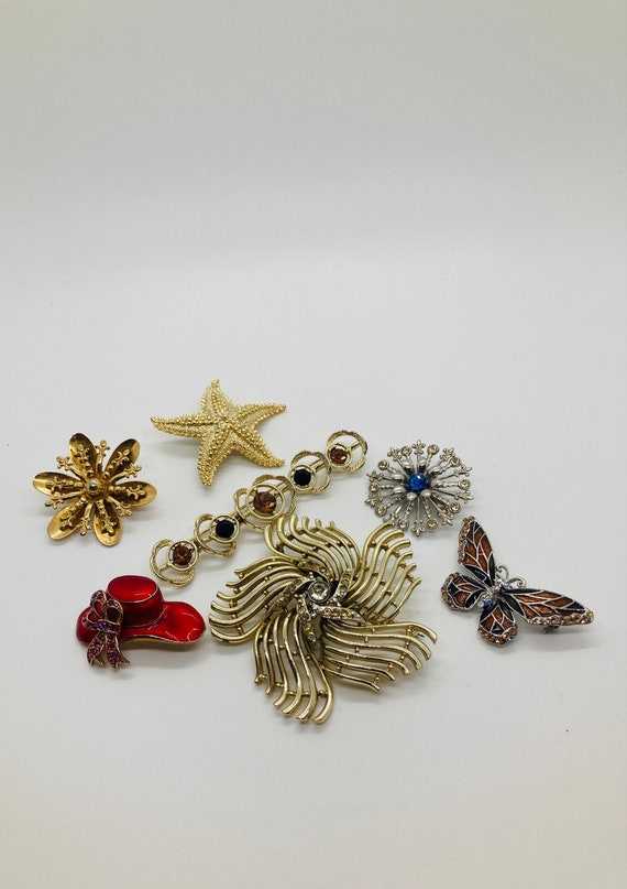 Lot of Vintage Brooches, 7 Brooches