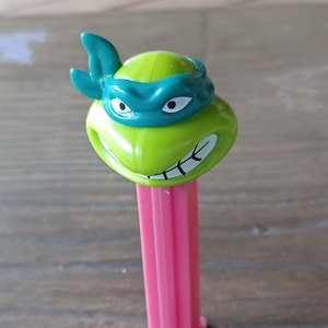 アメコミ OLDPEZ 90'sPEZ Unopened 28packs Turtles 8 Teenage Mutant Ninja Turtles Pez Dispensers Full Set Happy