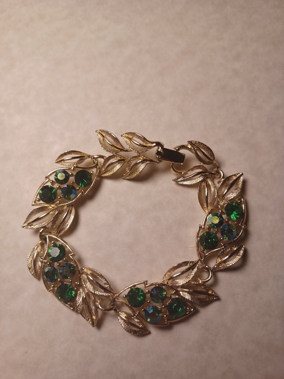 Lisner golden rhinestone bracelet
