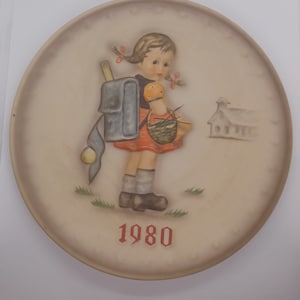 Vintage Hummel Goebel annual collectors plate 1980