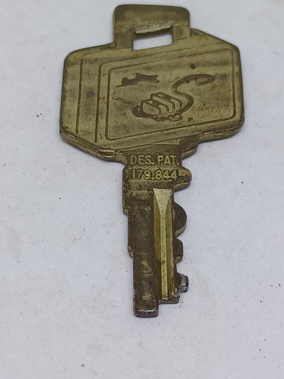 Three vintage briefcase keys - image 2