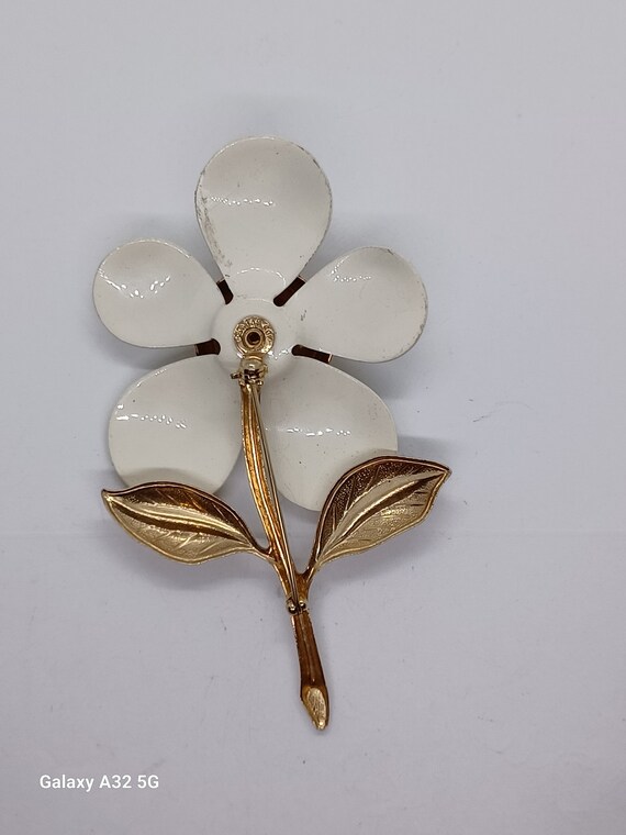 Vintage Sara Coventry daisy spring brooch - image 2