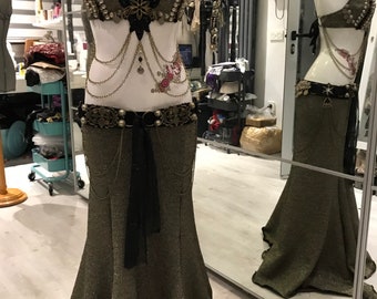 シルバーグレーとブラックのトライバルフュージョンベリーダンス