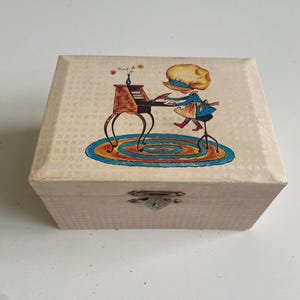 Vintage 1970s Kitsch Music Jewelry Box: Hollie Hobby Style, Love Story Theme
